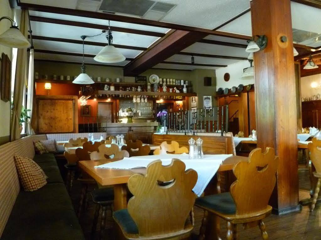Hösbach Gasthaus Zum Specht מראה חיצוני תמונה